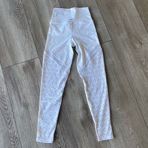 White scallop detail leggings